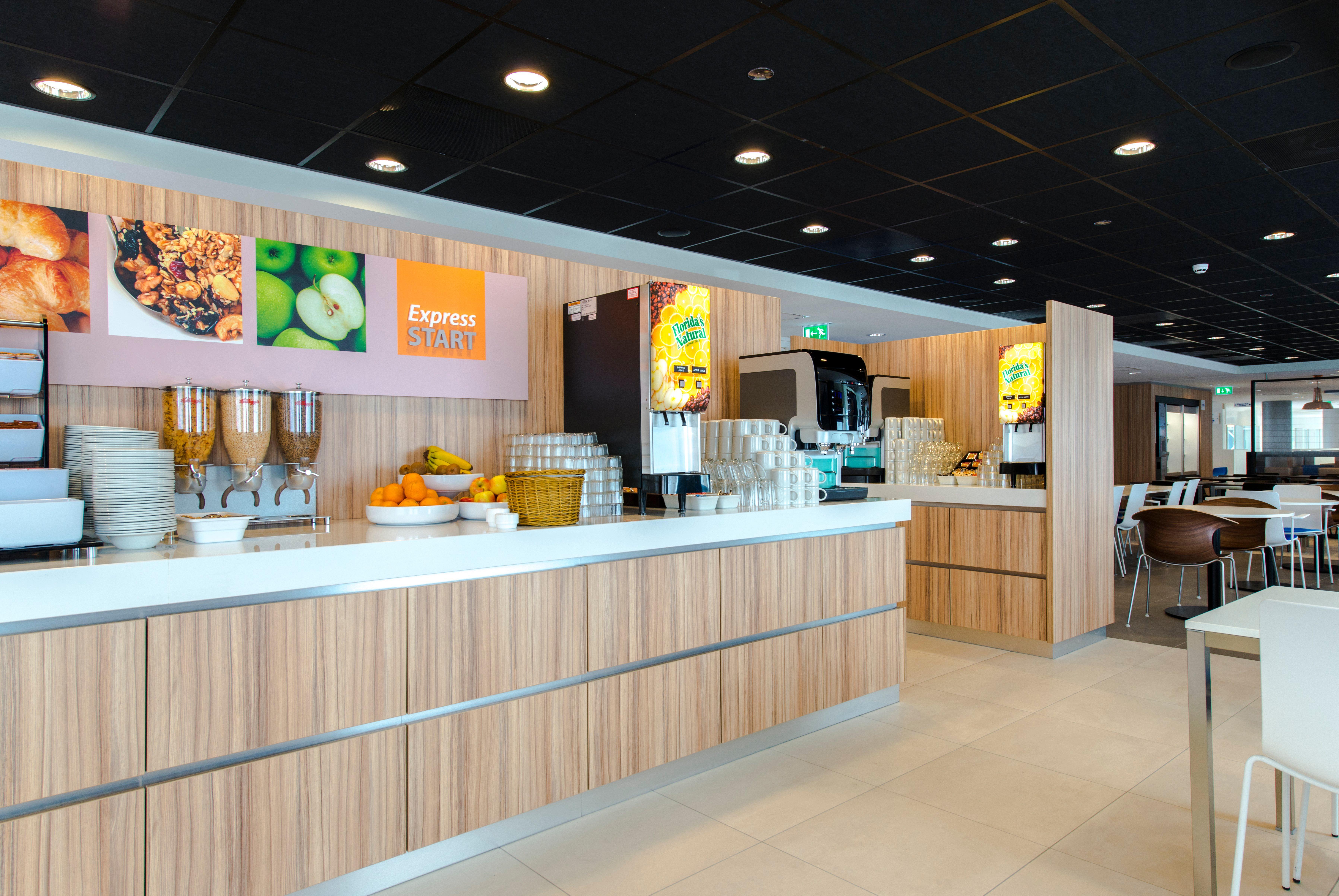 Holiday Inn Express Rotterdam - Central Station By Ihg Exteriér fotografie